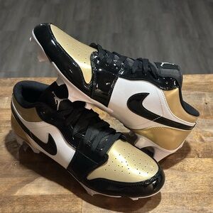 Nike Air Jordan 1 Low TD Football Cleats Gold Black White FJ6245-701 Men's Sz 13